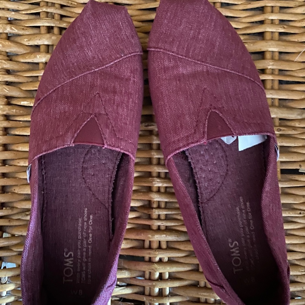 Toms Size 8 shoes